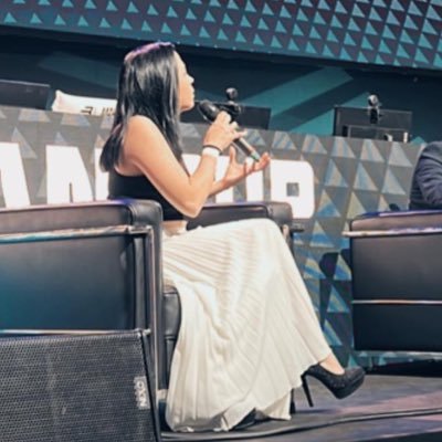 Chiaarola's profile picture. Speaker life 🎙️ | @beseriousr6 caster 🔥 | Monday - Saturday on air @radiopiterpan ❤️ | Duo: @smireyaa_