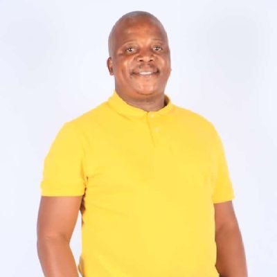 Justice Soul Nyalunga is a Public Communication Executive, Soul & RNB Dj and a Radio & TV host.

He holds a MBA from MANCOSA, BA honours (Wits), BA Comm, (UZ).