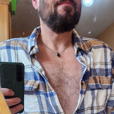 6ft, 220lbs, bearded Dad with a thick 🍆 Check out my OF page. Love big dicked, bearded hairy men. Vers for the right 🍆
telegram @ScruffyDad...
Not single 😉