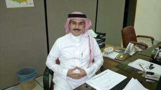 ‏‏بعض الوجيه نشوفها كل ليله ،،، لا شوق لا موعد لكنها اقدار ،،،
وبعض الوجيه تغيب غيبه طويله ،،، لكن لها بالقلب حشمه ومقدار
