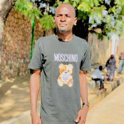 PapitouJunior's profile picture. Bonjour