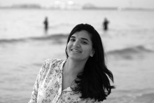 An aspiring documentary filmmaker, science communicator and an absolute foodie.