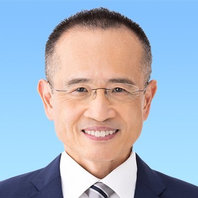 党県本部 議会局次長 福井大学工学部卒業。ドイツの化学メーカーと染料メーカーで25年勤務し、2011年初当選 4期目。モットーは実績で勝負。北神急行市営化、シニア元気ポイント創設、発達障がい支援、有馬街道渋滞対策など実績多数。コーヒー好き。歩くのが早い、食べるのも早い、そして仕事も早い。とにかく笑顔を心がけています。