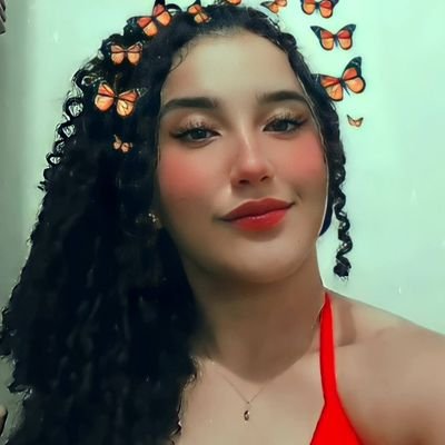 _Caarollinee_'s profile picture. 