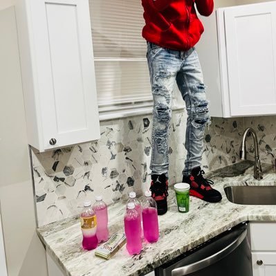 thatniggaaquan's profile picture. 