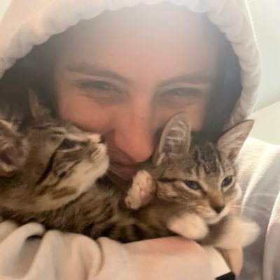 ElenaMMW's profile picture. i own Twitter