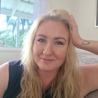 77redwood77's profile picture. 