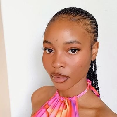 kgomotso1201's profile picture. student @solplaatjeuniversity 😣🙌