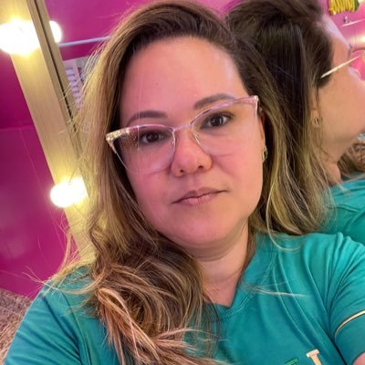 elem_oliveira19's profile picture. 