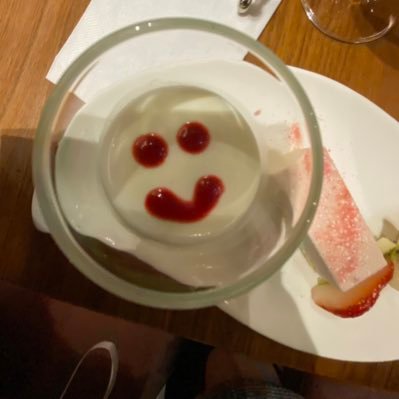 DM177777's profile picture. play @tarkov @VALORANT