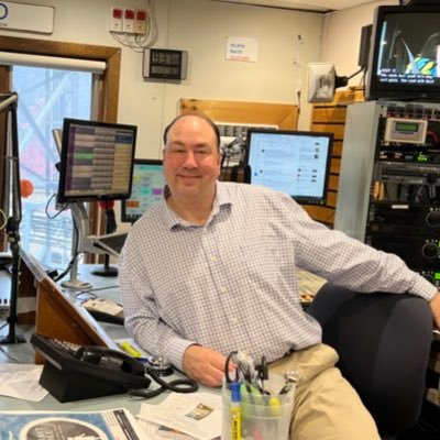 Official Twitter profile of The South Shore's Morning News with Rob Hakala. Mornings 5-10 from Broadcast House on the WATD network at 95.9 FM, 101.1, AM 1460 📻