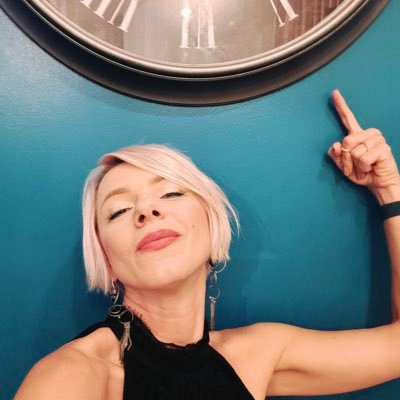 LiyaPertsiya's profile picture. Менеджер по связям с реальностью