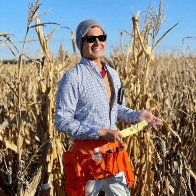 A lucky guy that works in things he loves. Postdoc in the @SchnableLab at UNL working in pheno- and genomics in maize and sorghum.