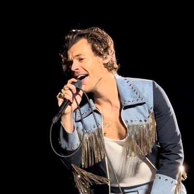 Stylesxgrees's profile picture. Tu eres el pincel que pinta mi papel tu llenas de color mi vida🤍