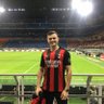 DzabirMakic's profile picture. FORZA MILAN⚫️🔴