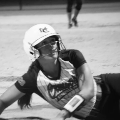 {middle infield, 3rd} {#4} {Uncommitted} Illusions Kelly 2025 Email: graciebelle.weakley2026@yahoo.com