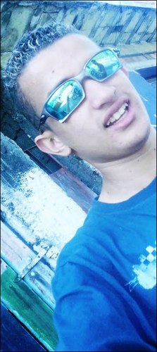 Tá solteira então vem com nois e se diverti... Bebe memu perde a linha que hora a noite promete ♫