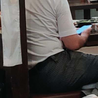 Vpy3Fg7pTUVuBjg's profile picture. 既婚子持ちリーマン、初心者🍐カプセル、しゃぶられたい、食事とかも。やや毛深パンツ好き。 元◯部が見る影もなくムチムチ着痩せします