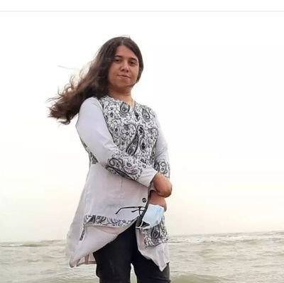 مریم دریسی، همون مترجم و مدرس زبان انگلیسی و مدرس چرتکه که بعد از بازداشتش دسترسی به اکانتشو ازش گرفتن🤷🏽♀️