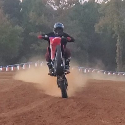 russw11's profile picture. 