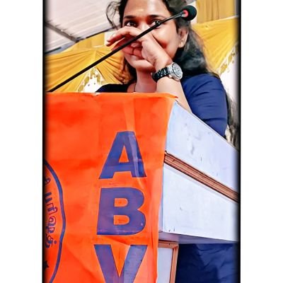 ABVP - STUDENT FOR SEVA state convenor 🚩
சட்டக்கல்லூரி மாணவி 🎗️
என்றும் நேதாஜி வழியில் 🙏
தேசியமும் தெய்வீகமும்
எனது இரு கண்கள் 
🔰🗡️