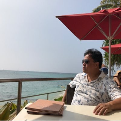 前《纽约时报》北京分社中国问题研究员。策划首起依宪法诉最高检;策划用行政及行政复议法诉国务院,公安部、铁道部等十部委案。策划福建河北数万 人罢免省市领导人大代表资格 ,在美策划拦习主席告御状。 正义需要支持。 请赞助“赵岩直播” 继续运行。