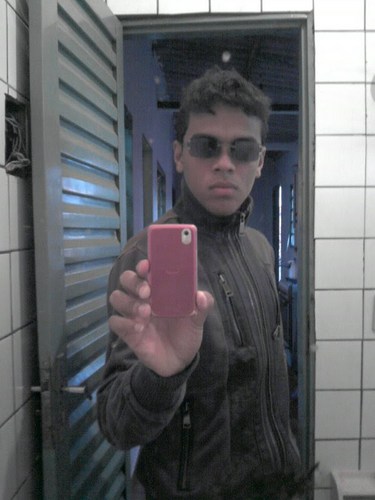 Sou uma pessoa muito legal ''vc pode ate não querê me conhece mais quem me conhece não consegue me esquece