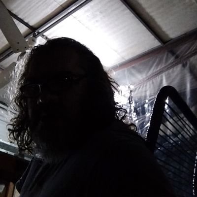 El mundo se divide entre los que cagan bien y los que cagan mal #GGM. Cuerdo de atar (aguante la colifata) Radio Bemba presente!