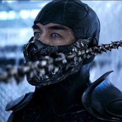 kanyeeast_01's profile picture. 