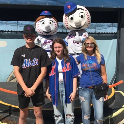 Wife to @NafzigerRichard for 19 years Momma 🐻to 4 great kids Candyce.Justin.Sheala.Dan Baseball⚾️Mom to #99 @DanielNafziger & Basketball🏀Mom