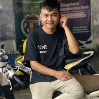 Sandw1chese's profile picture. EVERYTHING is about yourself,regret can be come EVERYTIME! So Let’s do the best for next level of you!