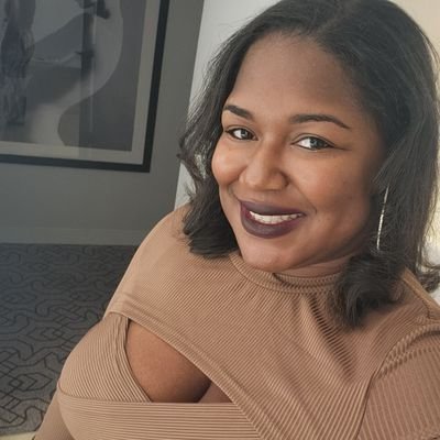 ID&T Doctoral Candidate @epsodu | Research Interests: critical race feminism, BIWOC, ethics of technology, critical pedagogy | Bold. Brave. Beautiful.