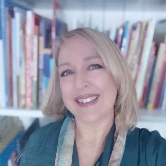 Lettrice espressivo letteraria professionista
Promotore di lettura per bambini e ragazzi
Narratrice e studiosa di fiabe
Progetti di lettura e incontri formativi