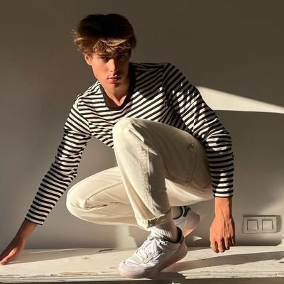 ☠︎︎
# F a k e l a n d 22 yrs/Italian-mexican/scorp/bsxl.
ig @ imvgjve