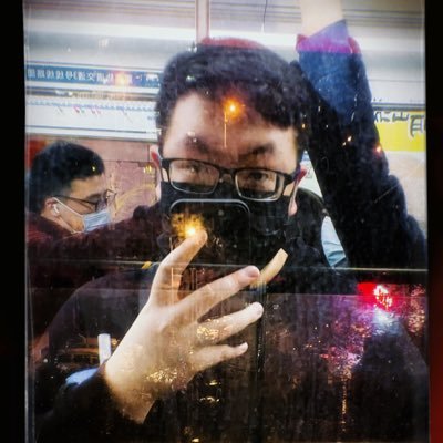 plum47625177's profile picture. 当一只无脑的骚狗，看到男人的制服和袜脚就忍不住兴奋