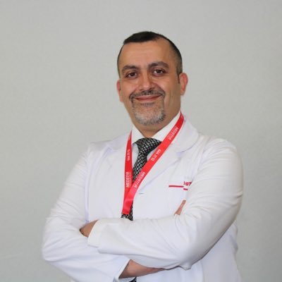 Kadın Hastalıkları ve Doğum Uzmanı. aile babası. Beşiktaş aşığı.Ankara üniversitesi tıp fakültesi 2003 mezun
