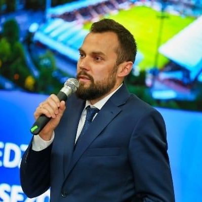 Prezes Zarządu w @miedzlegnica ⚽️ Certificate in Football Management #UEFA ⚽️ Komisja Rewizyjna @DolZPN ⚽️ Społeczna Rada Sportu w @MiastoLegnica