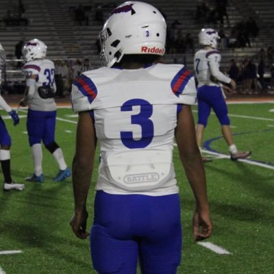 5’9 177 c/o 2025 RB/LB Email:marco.espinales27@gmail.com (623-268-8630) North HighSchool
