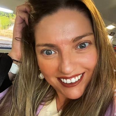 LidaEnriquez's profile picture. Periodista por vocación, vividora convencida, feminista, española, demócrata, de izquierdas, republicana.Madrileña adoptada con el corazón en #ElBierzo