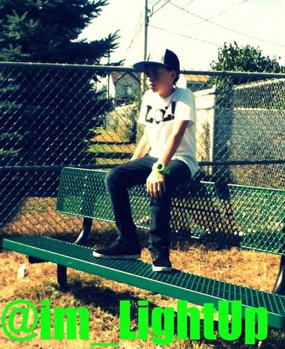 2its_LighUp's profile picture. 