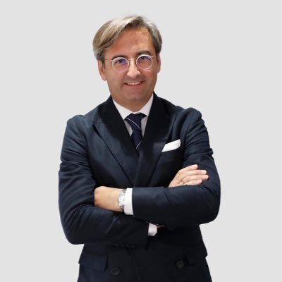 Ingeniero de C. C. y Puertos. Presidente de @ASICAtweet y de @cies_e. Capitán de yate, aspirante a marino.