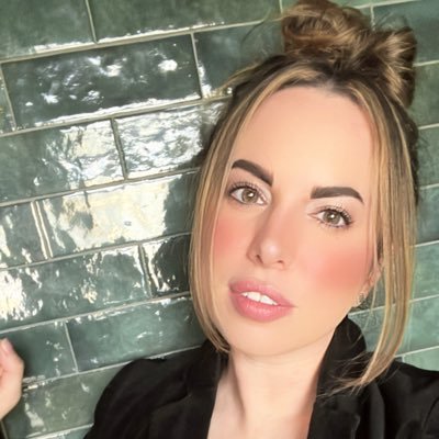 chels_eclaire's profile picture. 