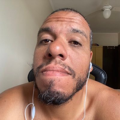 robinhoxmemo's profile picture. 