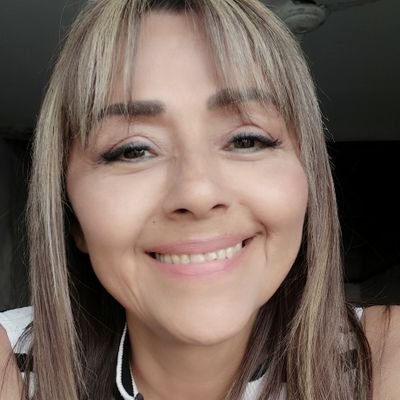 Técnica Bancaria, Secretaria Ejecutiva-Diseñadora gráfica
Mi corazón a la izquierda. 💪🇪🇨💙 militante de la Revolución ciudadana..Hasta la victoria siempre!!