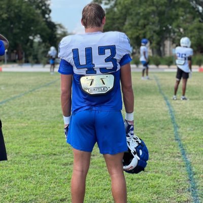 TE/LB@? 6’6 230lb #JucoProduct Distractions are the enemy of greatness - lock in -NCAA QUALIFIER —- ————————————————————Adversity Builds Greatness