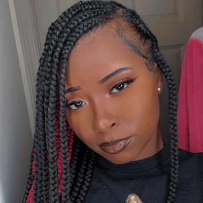 PrettyBougie's profile picture. rare gem💎MTALUMNA💙 Writer✨ Starseed 🪐🌑