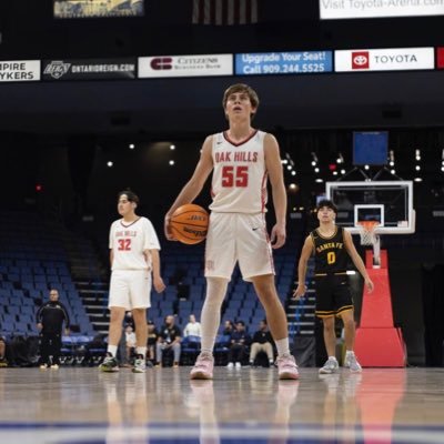 2025 oak hills high school 5’11 150lbs @oak_basketball @TeamEchelonUA (PG) 3.87 GPA