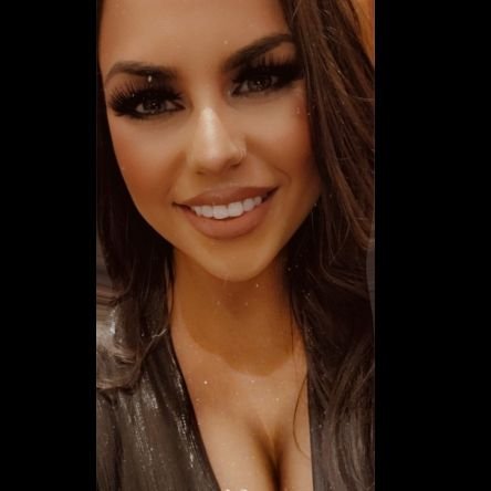 Permanent Makeup Artist/ Cosmetic Tattooist / Lash Artist
#BossBabe