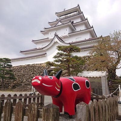 主に関東中心山城を巡って写真載っけているだけの垢。城以外も載っけます。旅行記。戦国、幕末好き。 赤ベコと共に旅に出てます。会津・日光好き。無言フォロー失礼しますm(_ _)m
DM返信しません