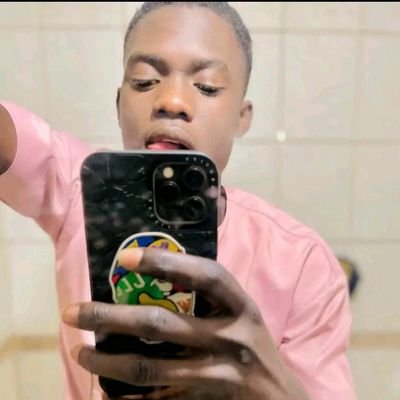 Am a cool and nice guy to chat with, I don't really snub so! U can hit my DM ... Road to 1000follwers,. Let's do dis...
 Never stop praying to God 🤲🏾